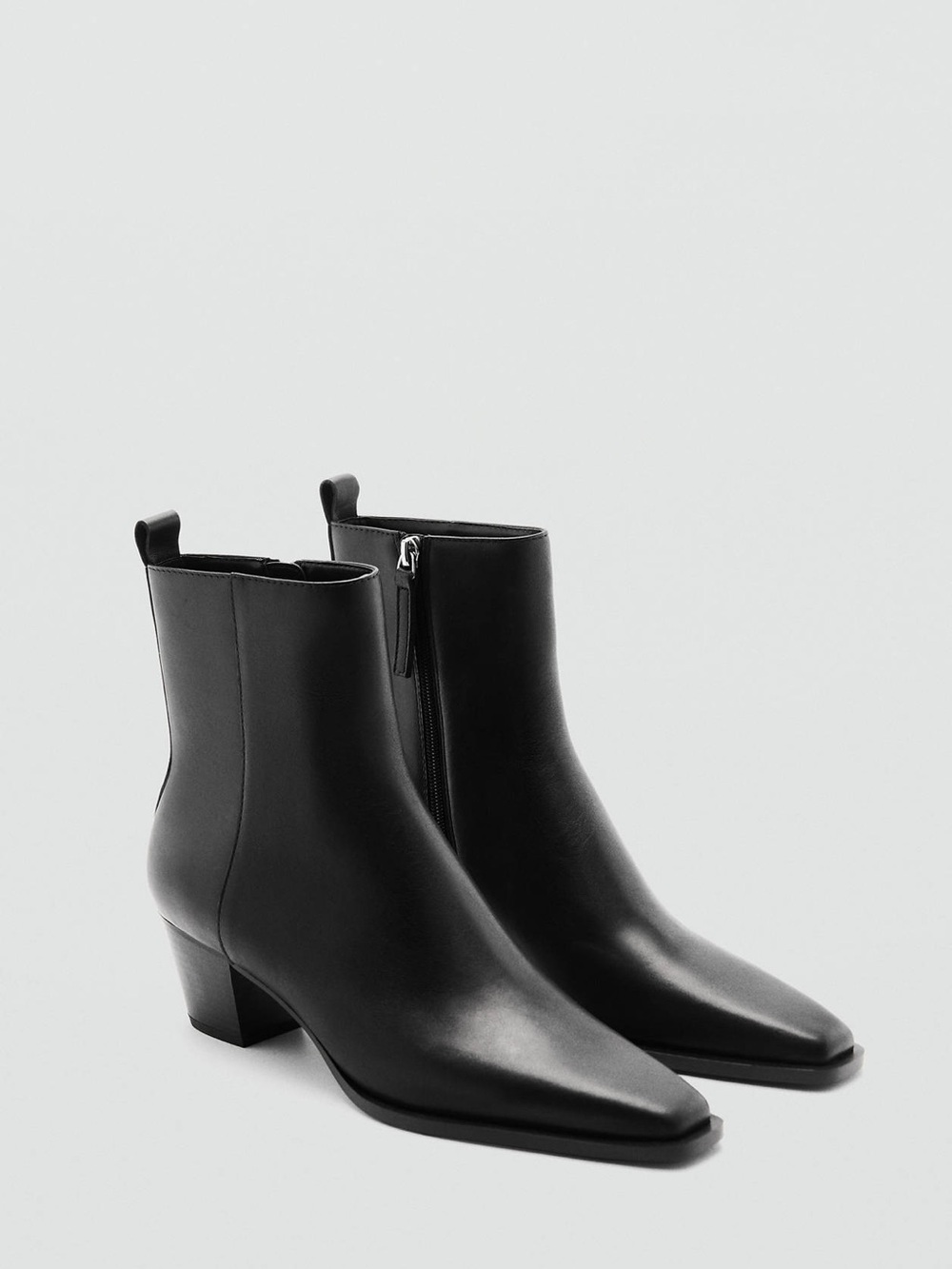 Mango Black Leather Square Toe Ankle Boots
BLOCK HEEL US 6 Euro 36 new